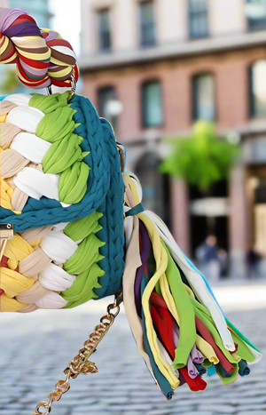 "Flaunt It" Shoulder Handbag