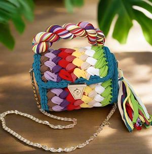 "Flaunt It" Shoulder Handbag